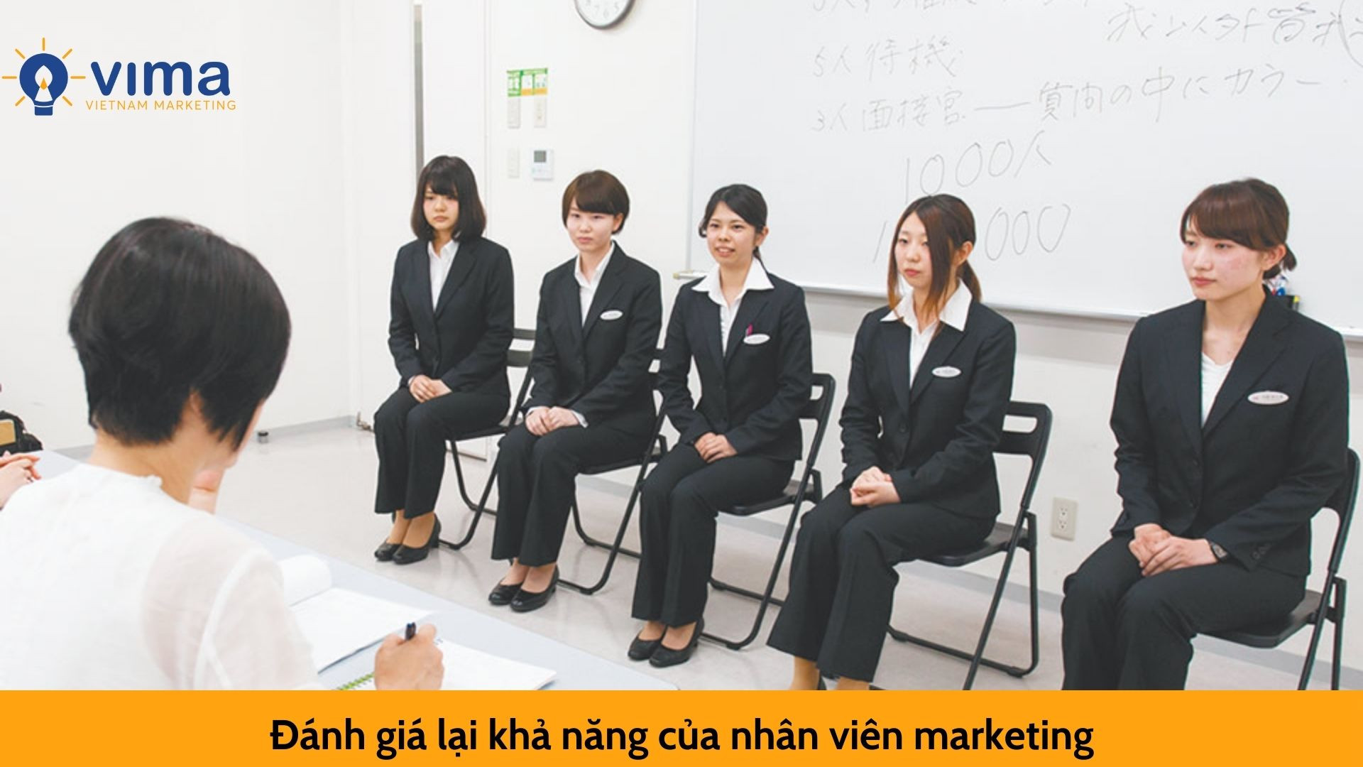 Đánh giá lại khả năng của nhân viên marketing